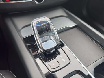 Volvo XC60 Plus Black Edition AWD