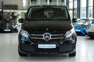 Mercedes V 220 - 4