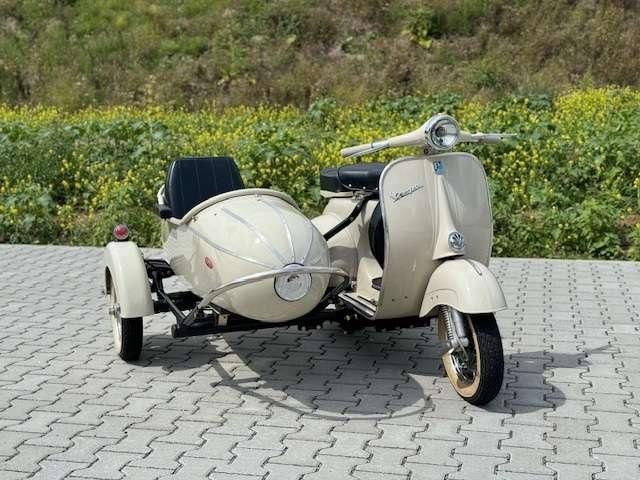 Vespa 150 VBB2T mit Beiwagen, Top Restauriert