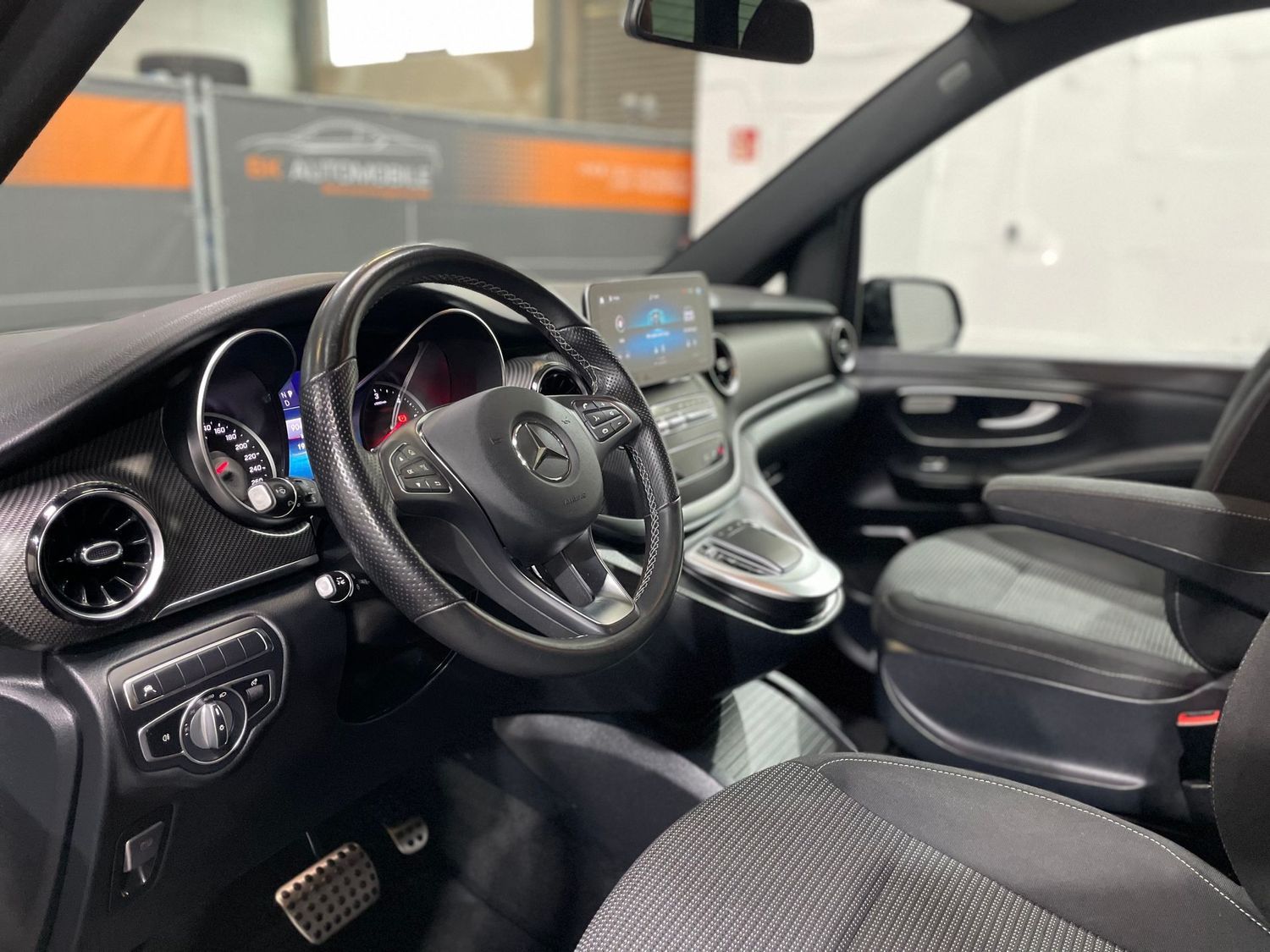 Fahrzeugabbildung Mercedes-Benz V 250 d EDITION lang AMG#Night#LED#Distr.#Burmes