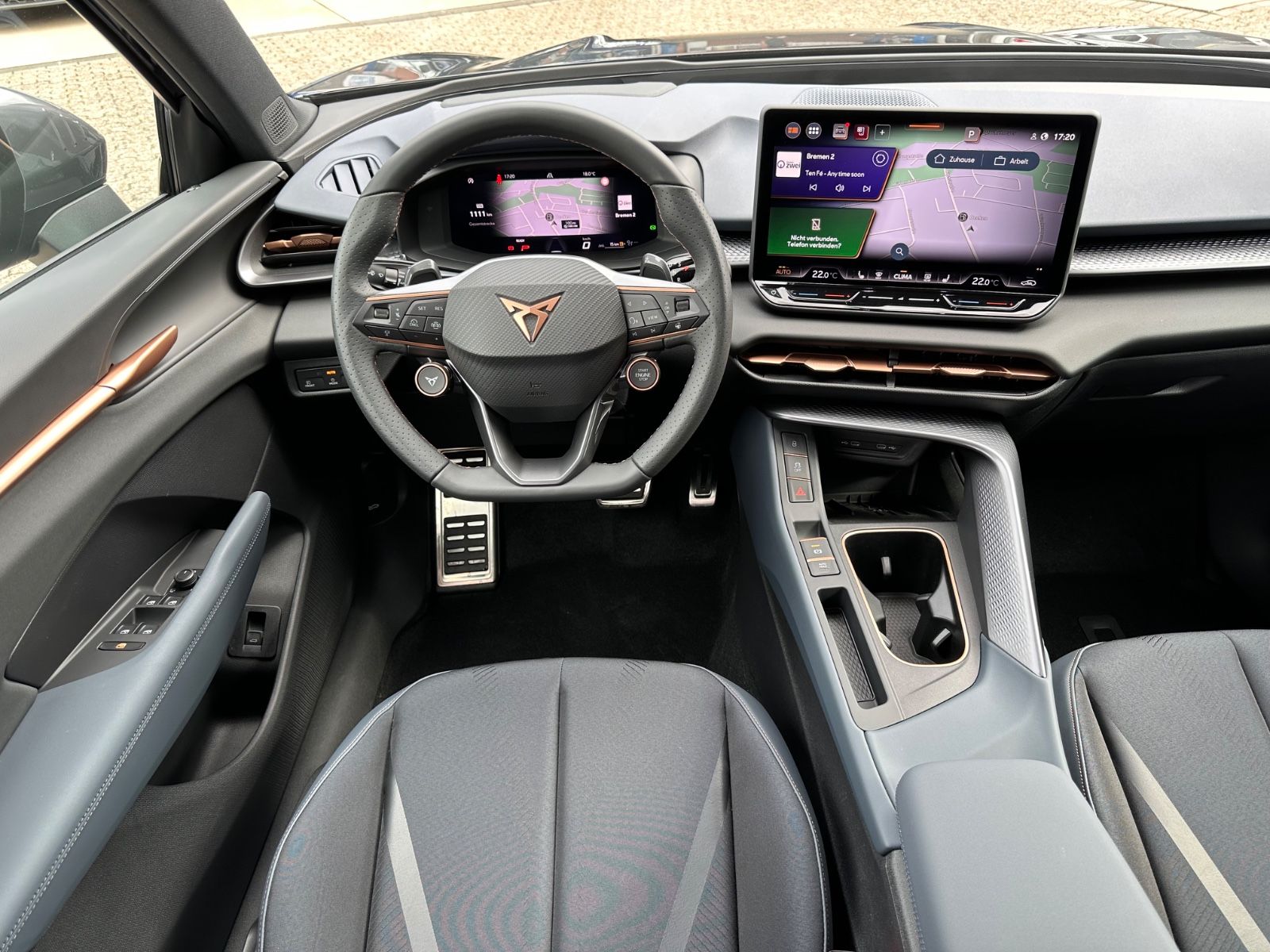 Fahrzeugabbildung CUPRA Terramar 1.5 eTSI DSG AHK/Navi/LED/ACC/SHZG
