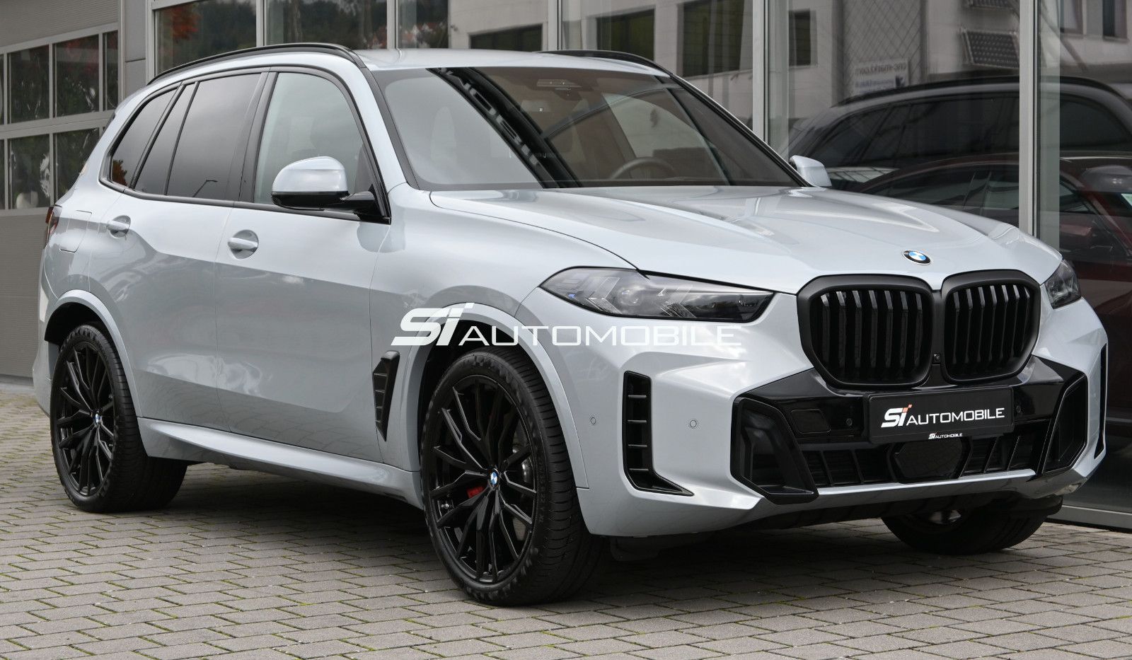 Fahrzeugabbildung BMW X5 xDr. 30d M-Sport Pro °INTEGRAL+LUFTFEDERUNG°