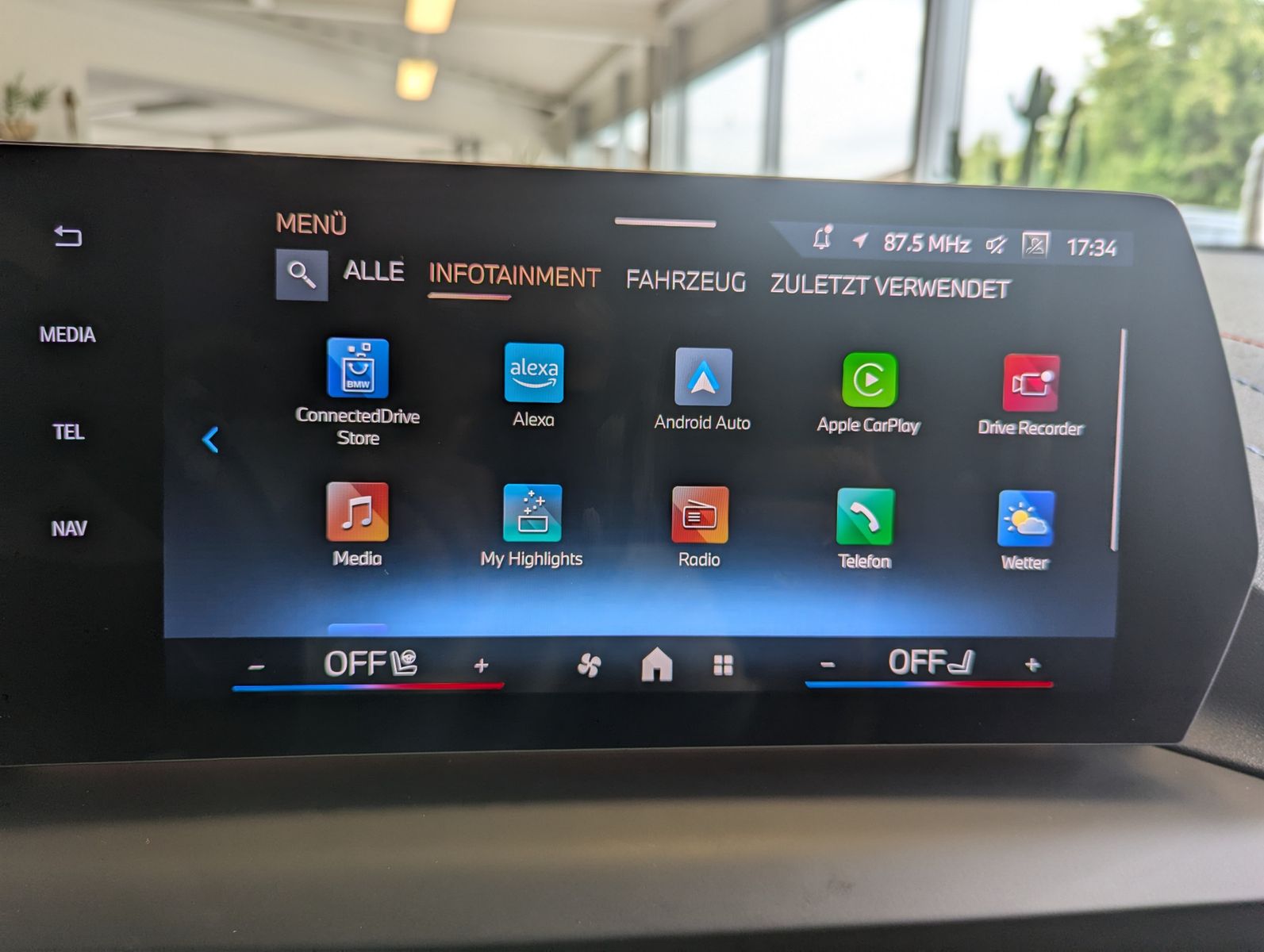 BMW 120 d M-Sport Pano HUD AHK Assist-Plus - Image 29