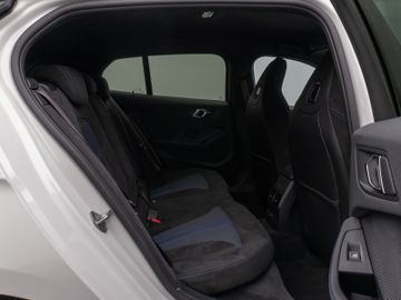 Fahrzeugabbildung BMW 120i M Sport Pro Kamera DAB HiFi AHK Lenkrhz 19"