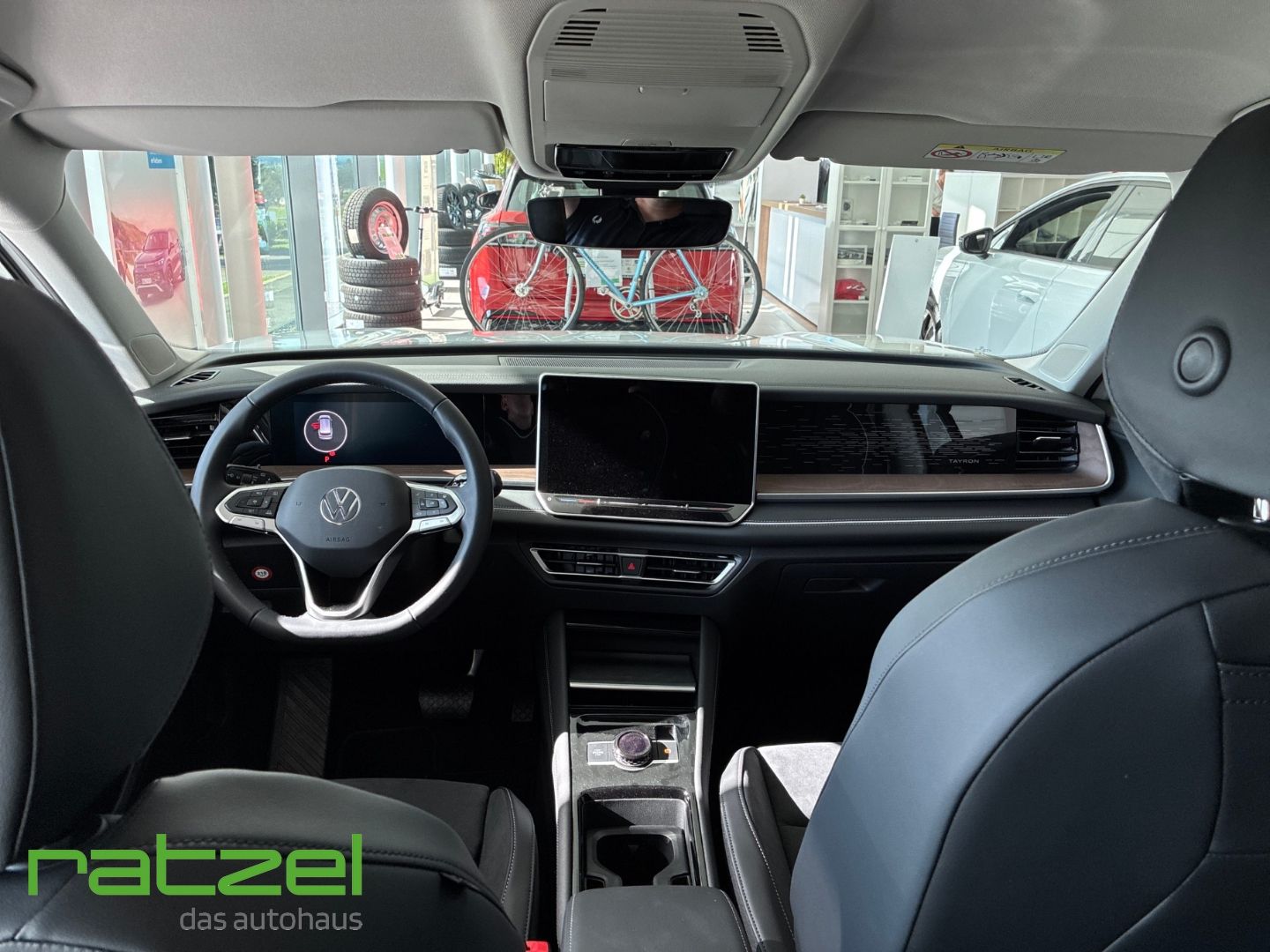 Fahrzeugabbildung Volkswagen Tayron ELEGANCE 1.5 TSI DSG 7-Sitzer+8-fach+NAVI