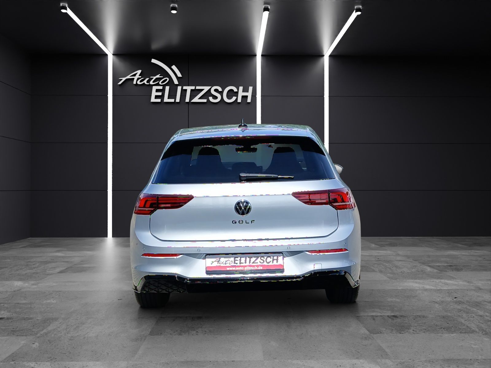 Fahrzeugabbildung Volkswagen Golf VIII TSI R-Line DSG LED AHK Navi HUD ACC RF