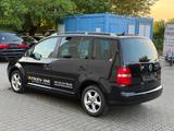 Volkswagen Touran Highline KLIMA NAVI TEMPO TUV 3/2028 - Volkswagen Touran aus 2006: Highline