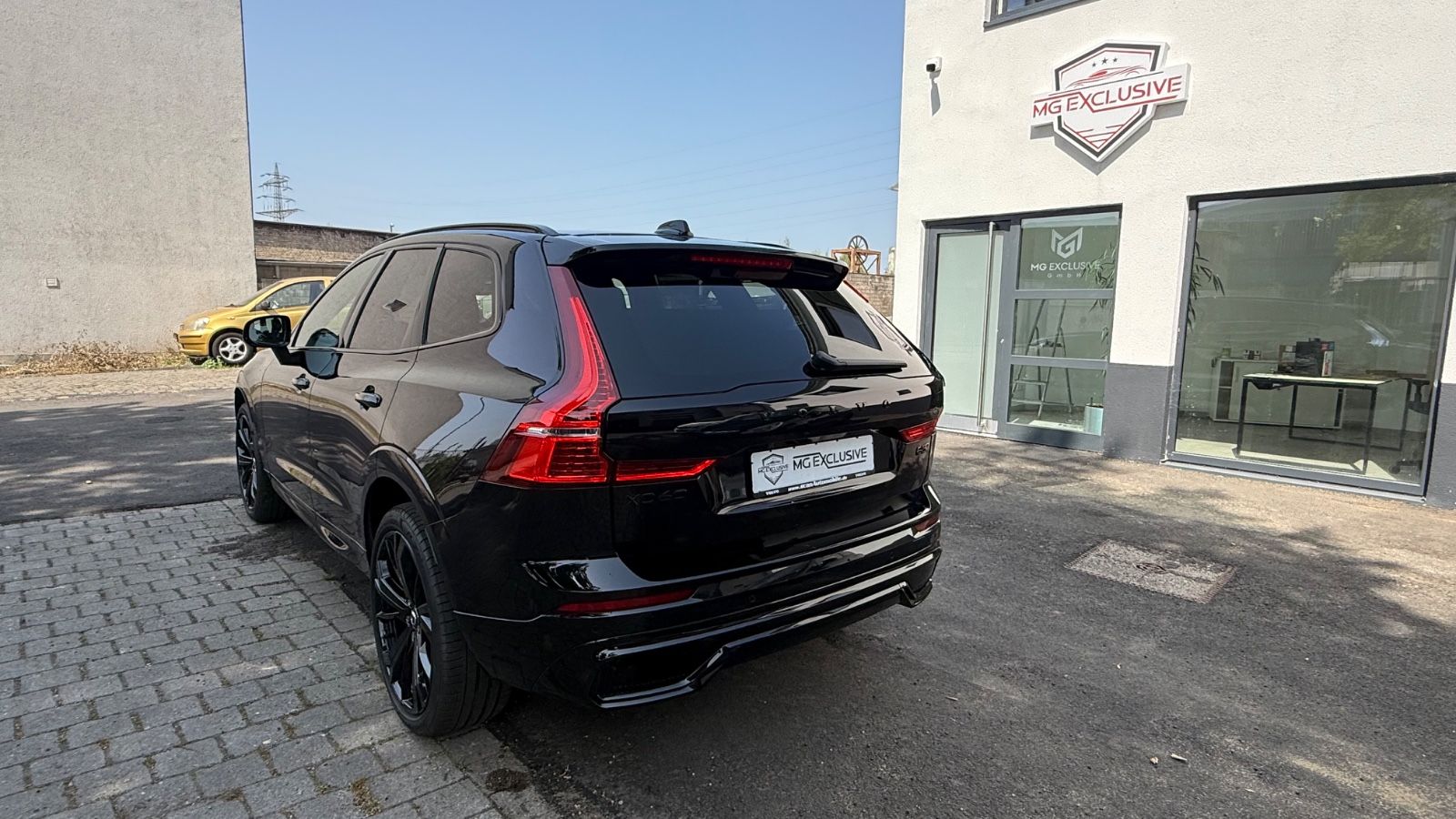 Fahrzeugabbildung Volvo XC 60 XC60 R-Design Black Edition AWD fahrbereit