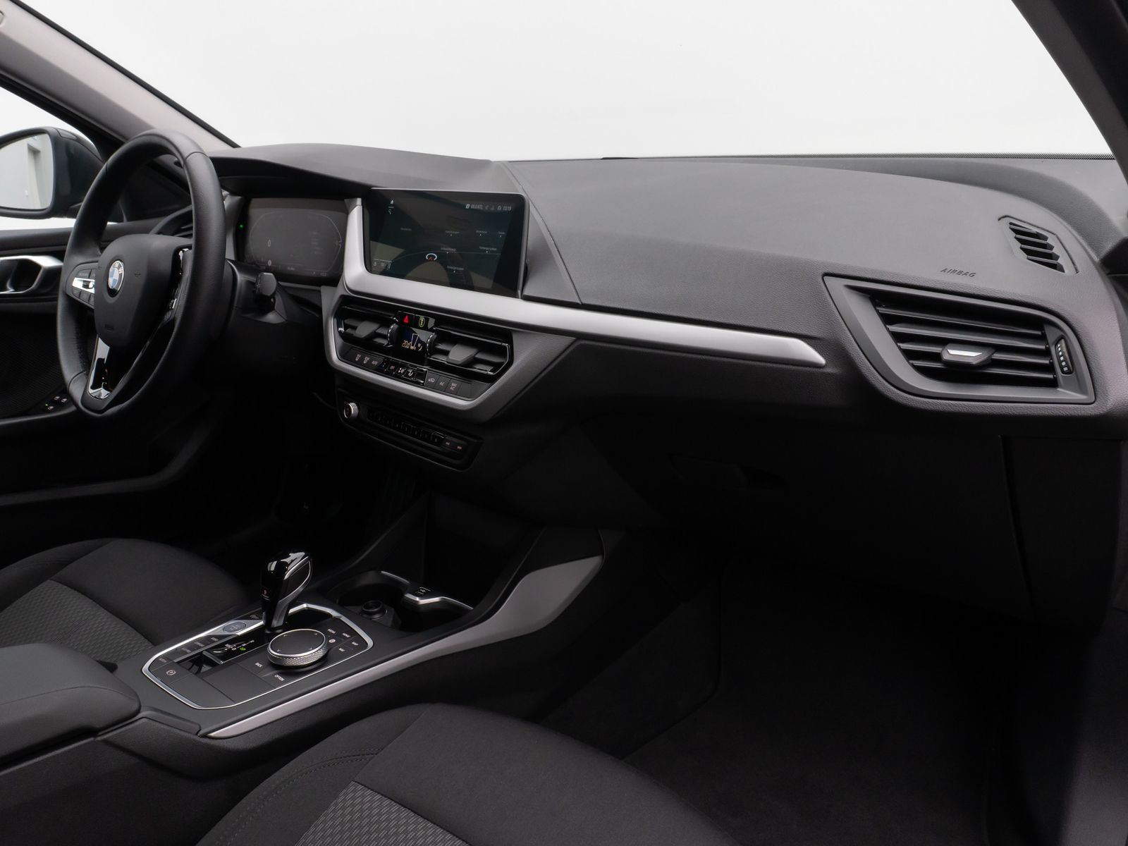 Fahrzeugabbildung BMW 118d DAB CockPitPro PDC LED Geschwindigkeitsreg.