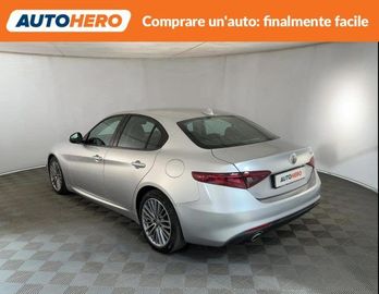 Alfa-Romeo Giulia - 4