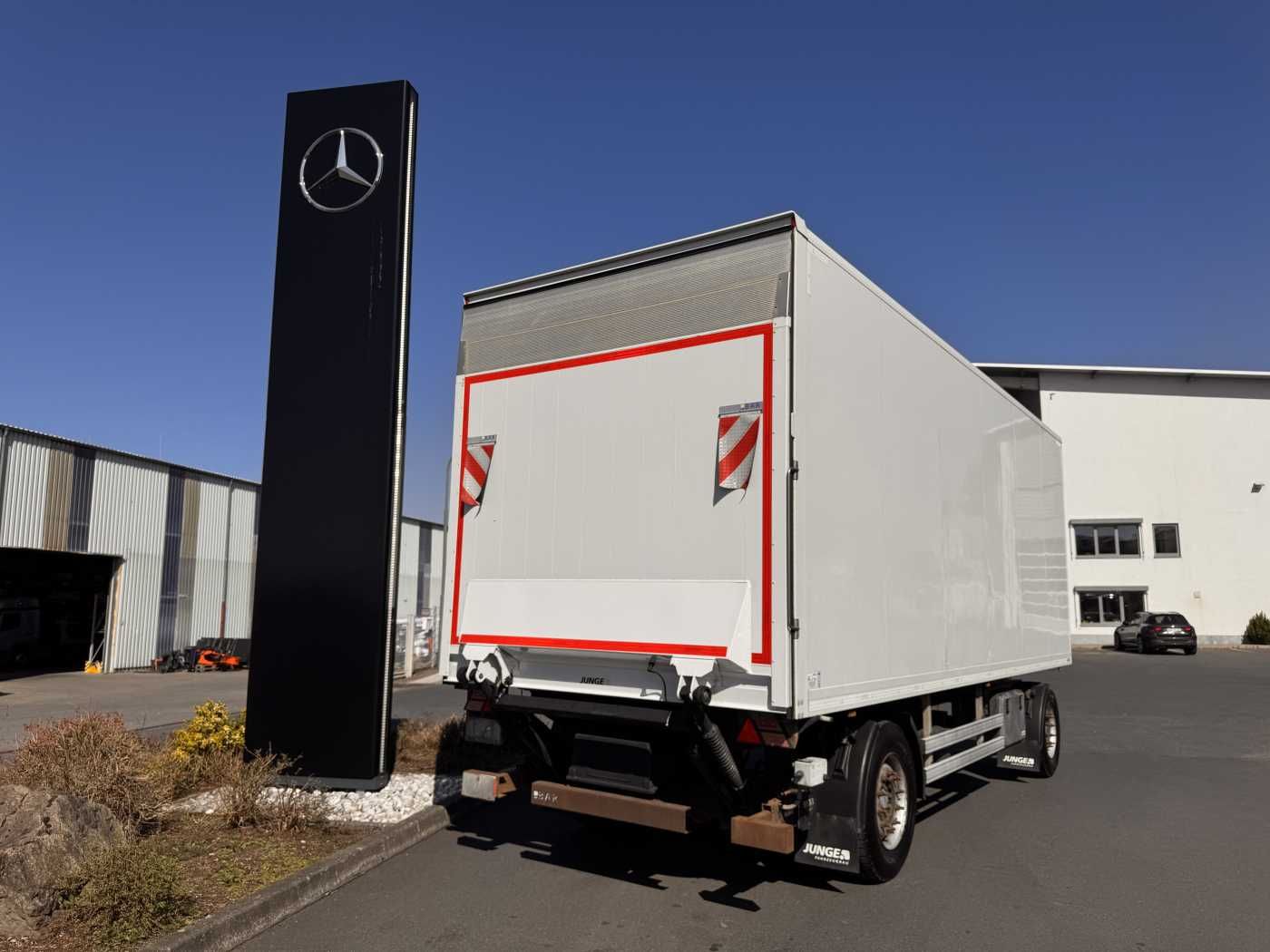 Fahrzeugabbildung Andere Junge AASK18P037 LBW Bär (2.000kg)