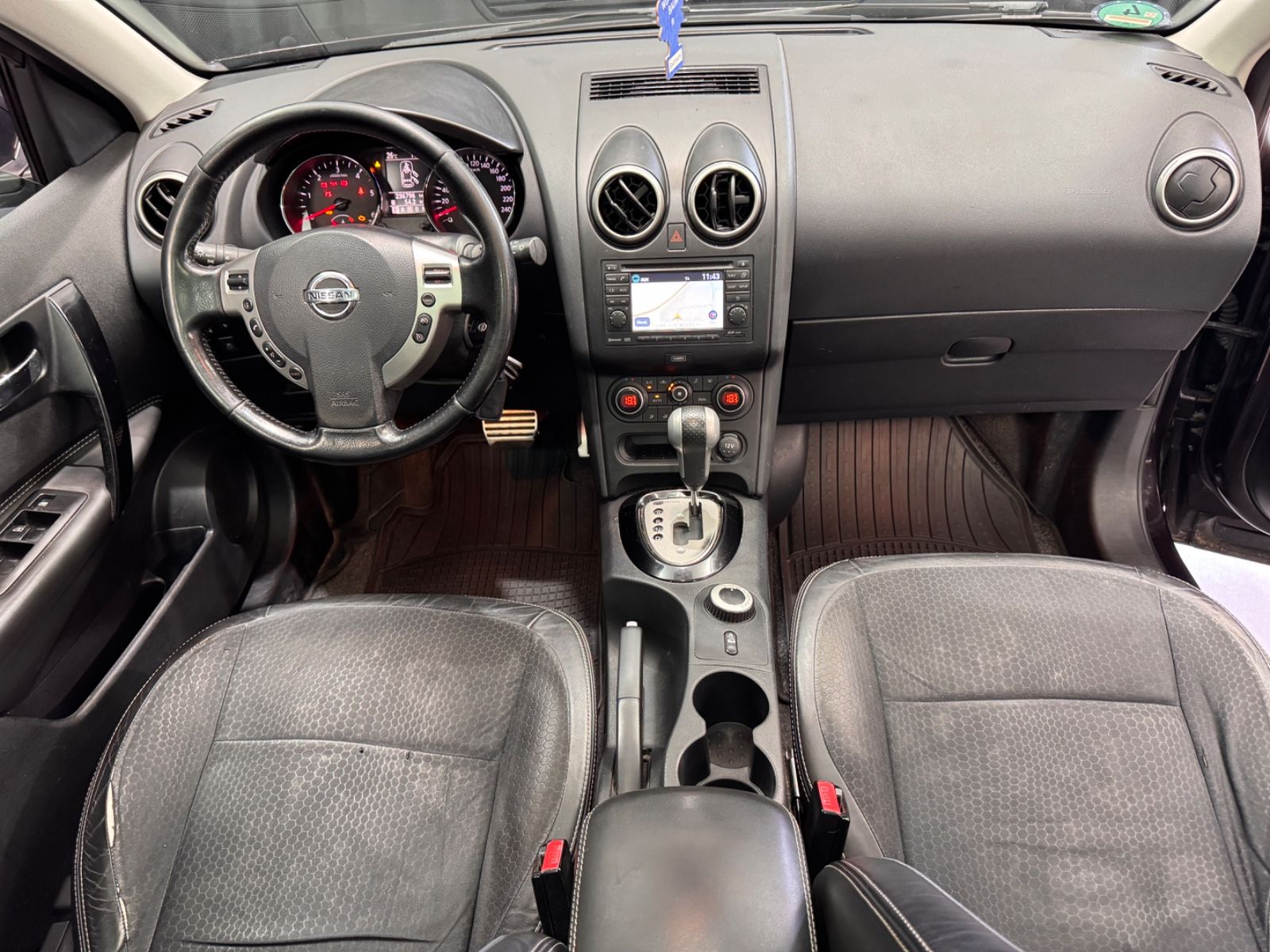Fahrzeugabbildung Nissan Qashqai 360 4X4|AUTOMATIK|PANO|360KAMERA|NAVI|