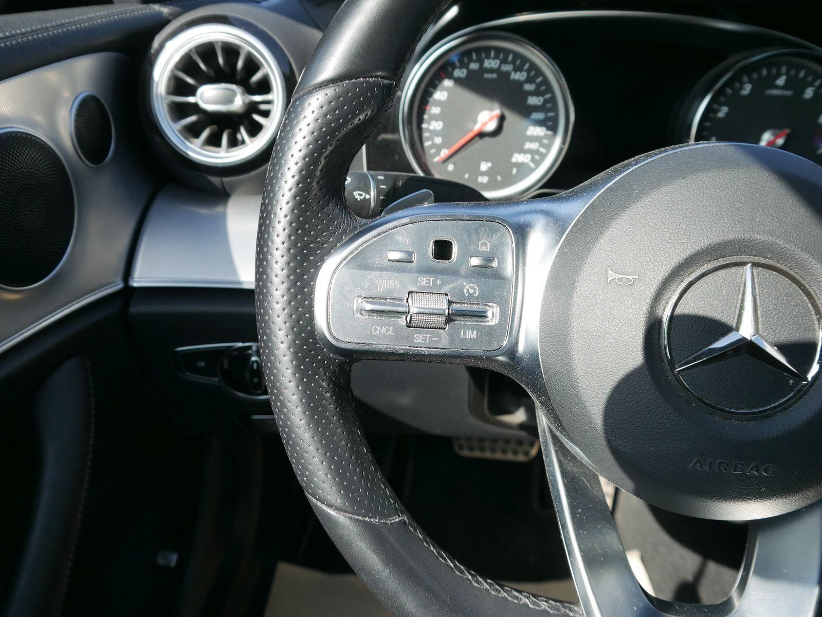 Mercedes-Benz E 300 Coupe-AMG-LINE NAVI PDC KAMERA LED SHZ KLI foto 13