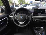 BMW 320 320i Touring Panorama, NAVI, Kamera uvm. - BMW 320 Gebrauchtwagen in Hamburg