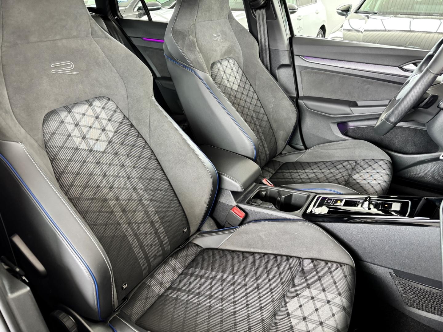 Volkswagen Golf VIII Variant 1.5 eTSI DSG R-Line ACC RFK LE, миниатюра 15