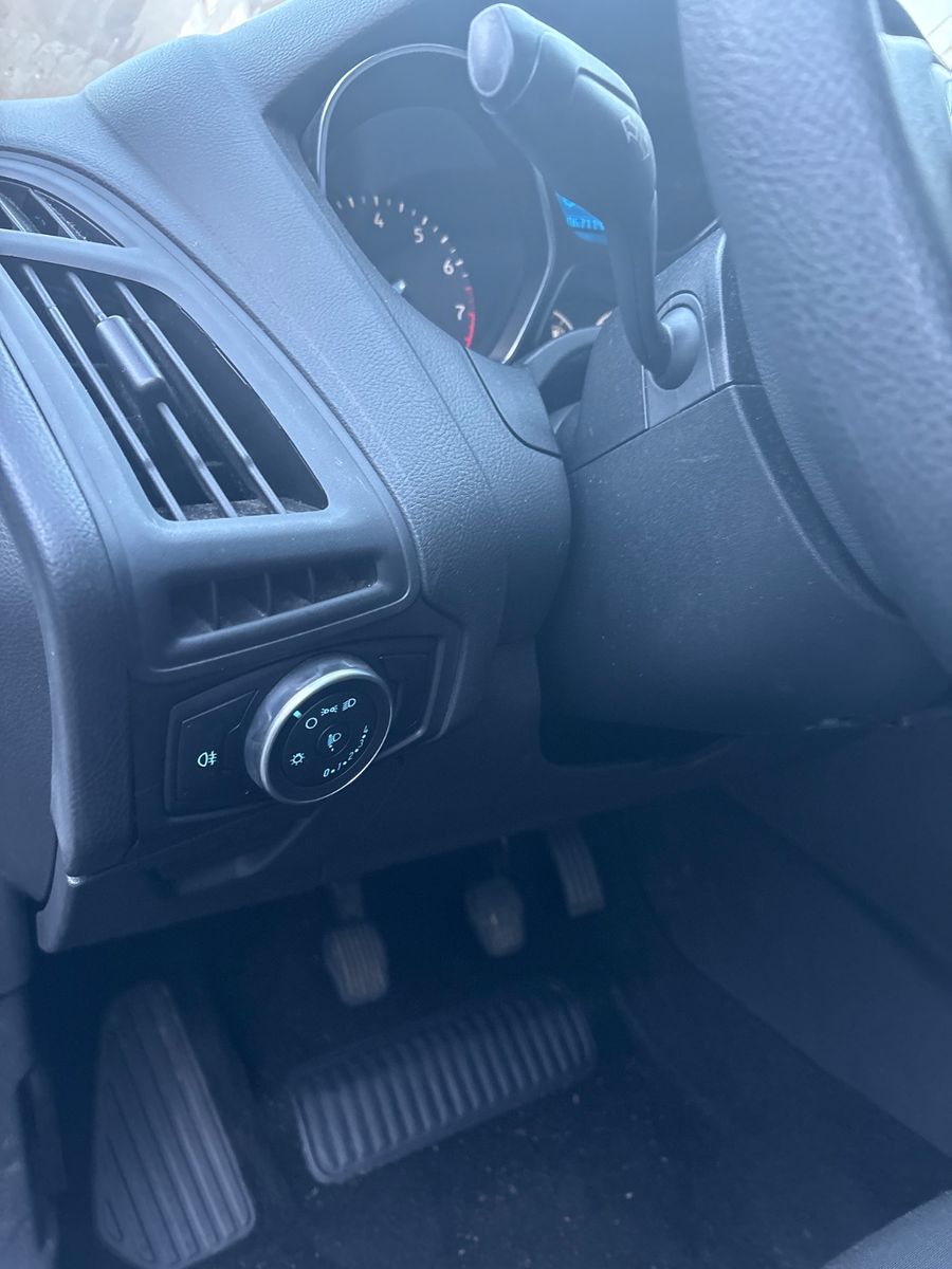 Fahrzeugabbildung Ford Focus Lim. Ambiente