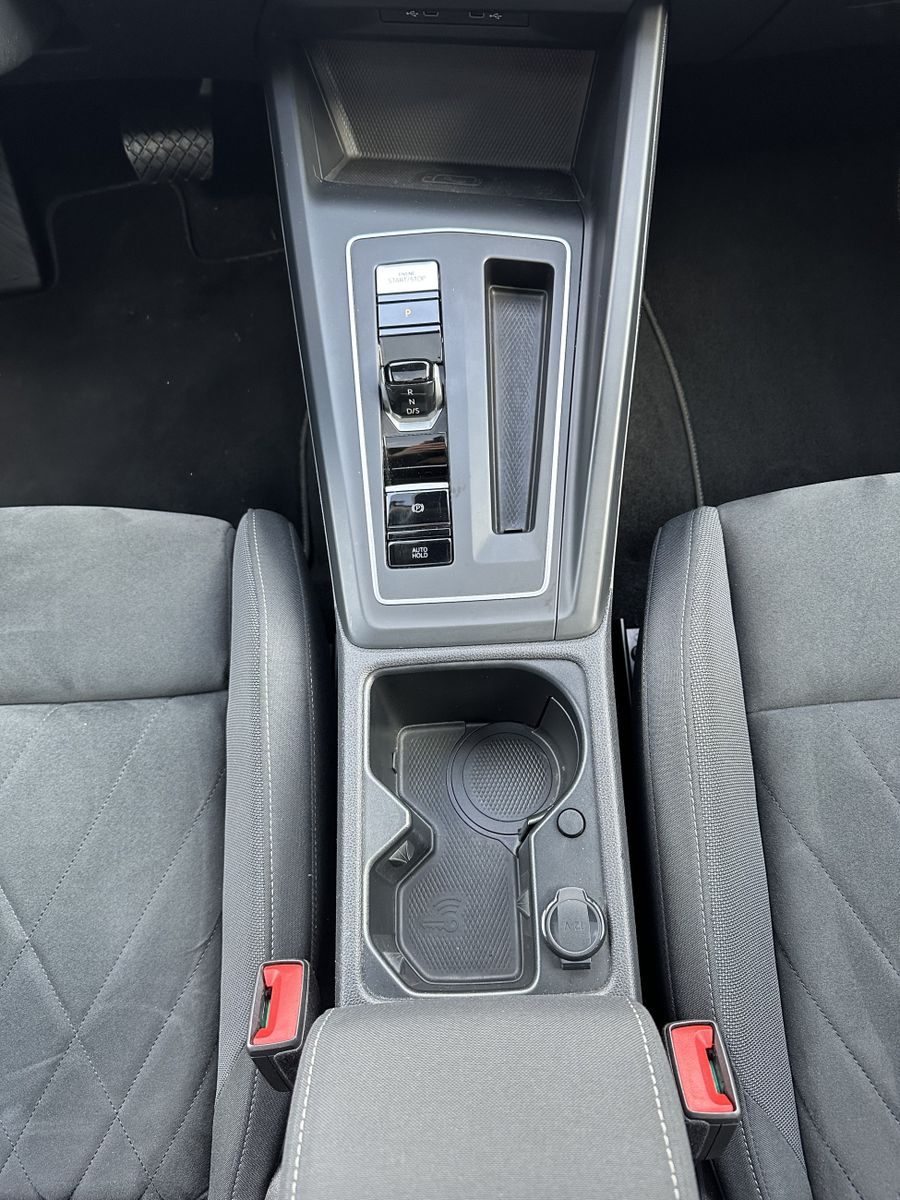 Fahrzeugabbildung Volkswagen Golf Variant 2.0 TDI DSG Style NAV+LED+PANO+H&K
