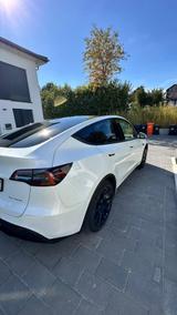 Tesla Long Range AWD *20-Zoll*-*Matrix LED* - Tesla Model Y von privat