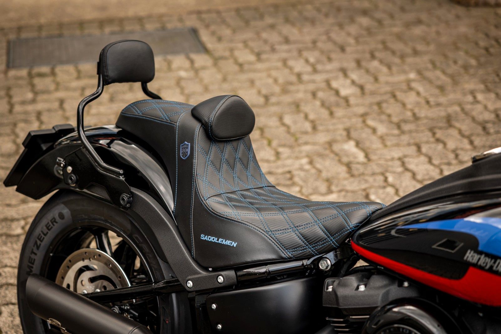 Fahrzeugabbildung Harley-Davidson FXLR LOW RIDER - JEKILL & HYDE -