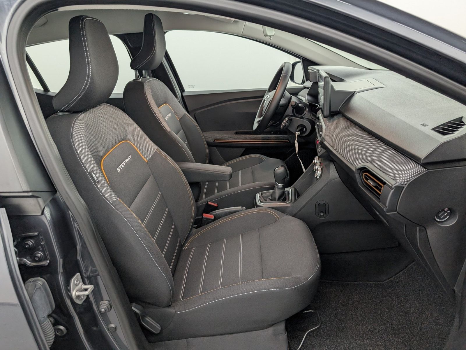 DACIA Sandero  Stepway TCe 90 Comfort Navi – Bild 11