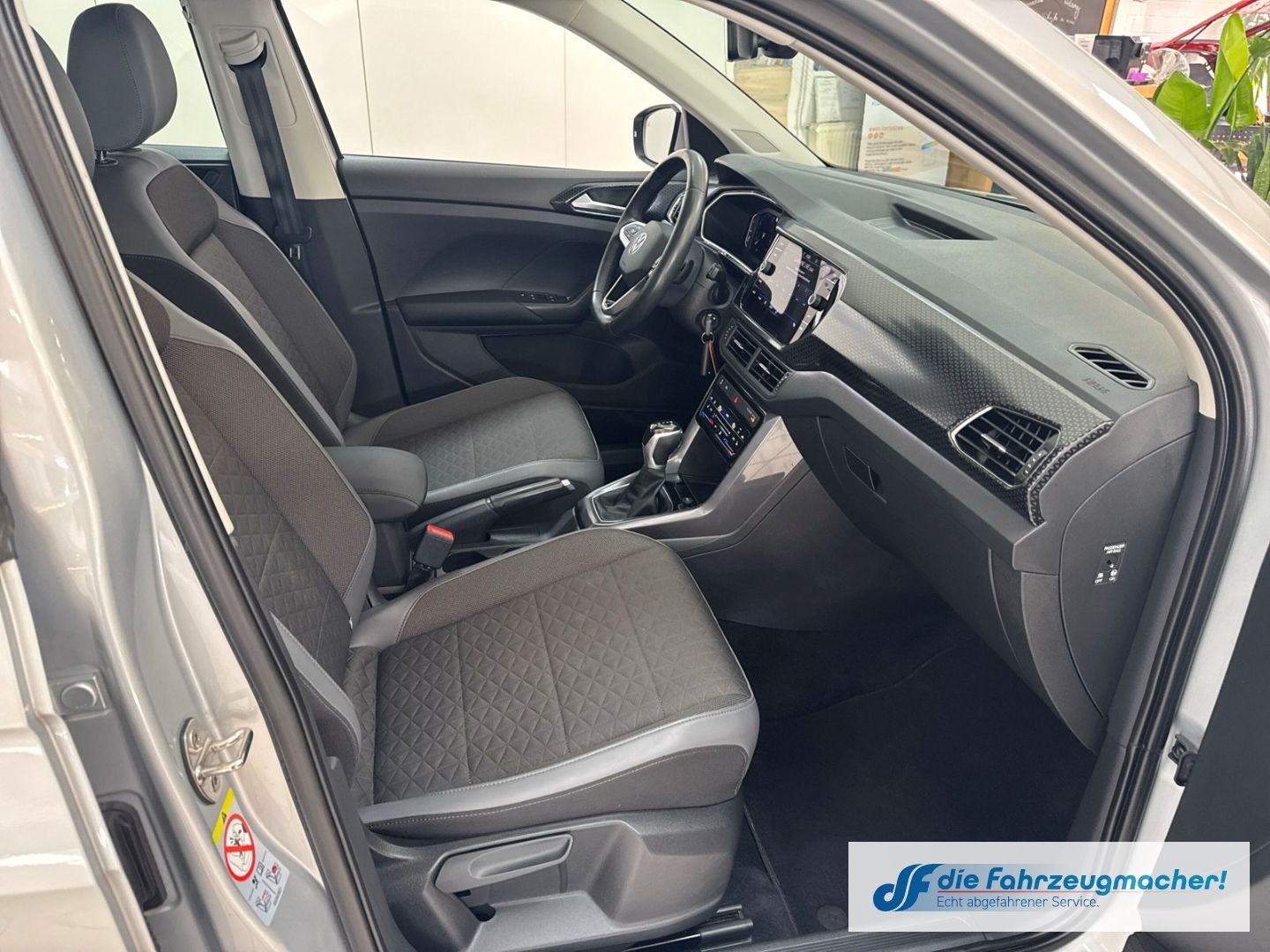 Fahrzeugabbildung Volkswagen T-Cross Style Navi Digitales Cockpit LED Dyn. Ku