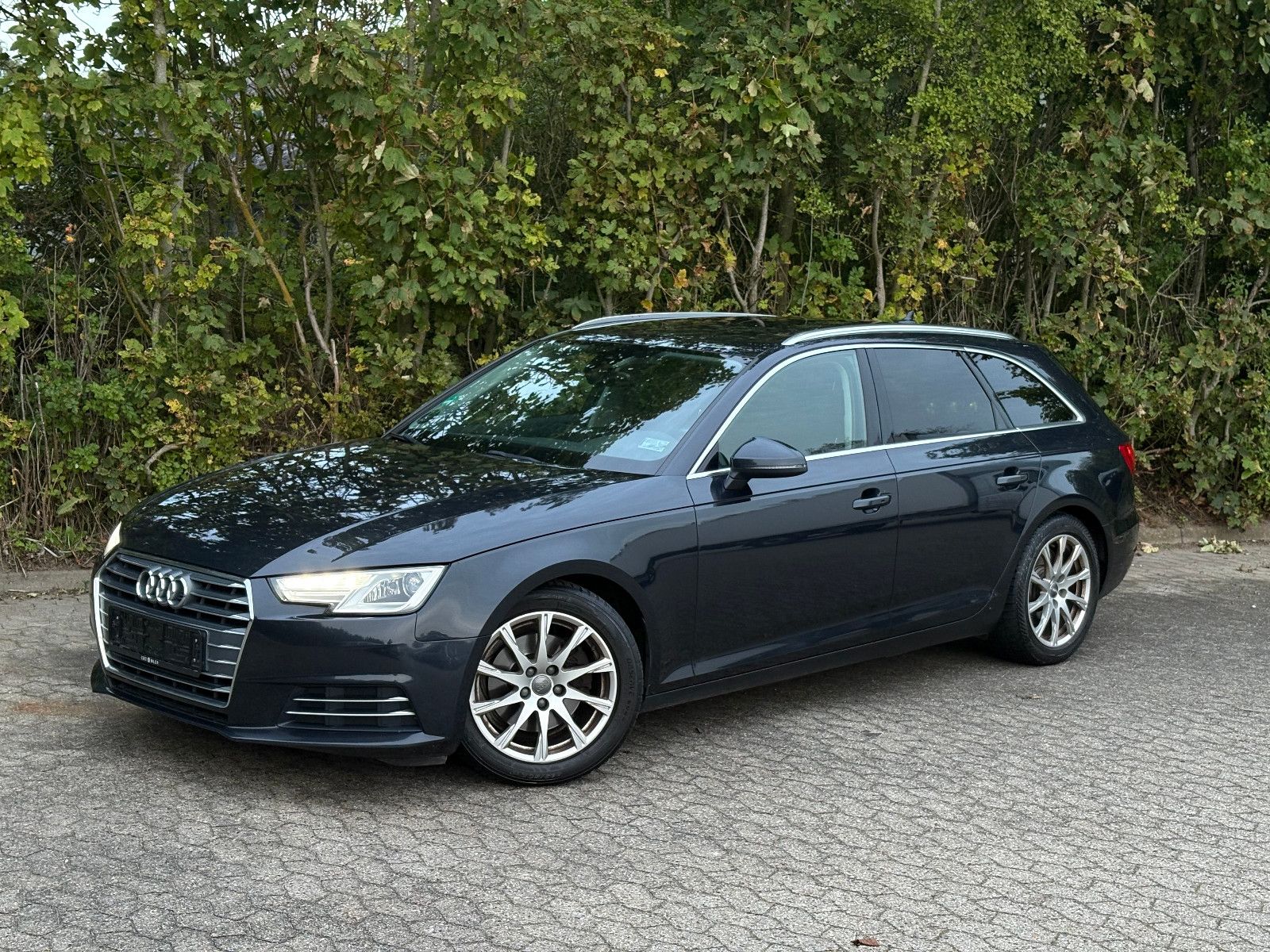 Audi Audi A4 Ultra Business 2,0 S-Tronic (Milano Leathe