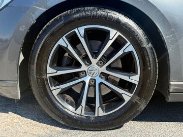 Volkswagen Passat - 8