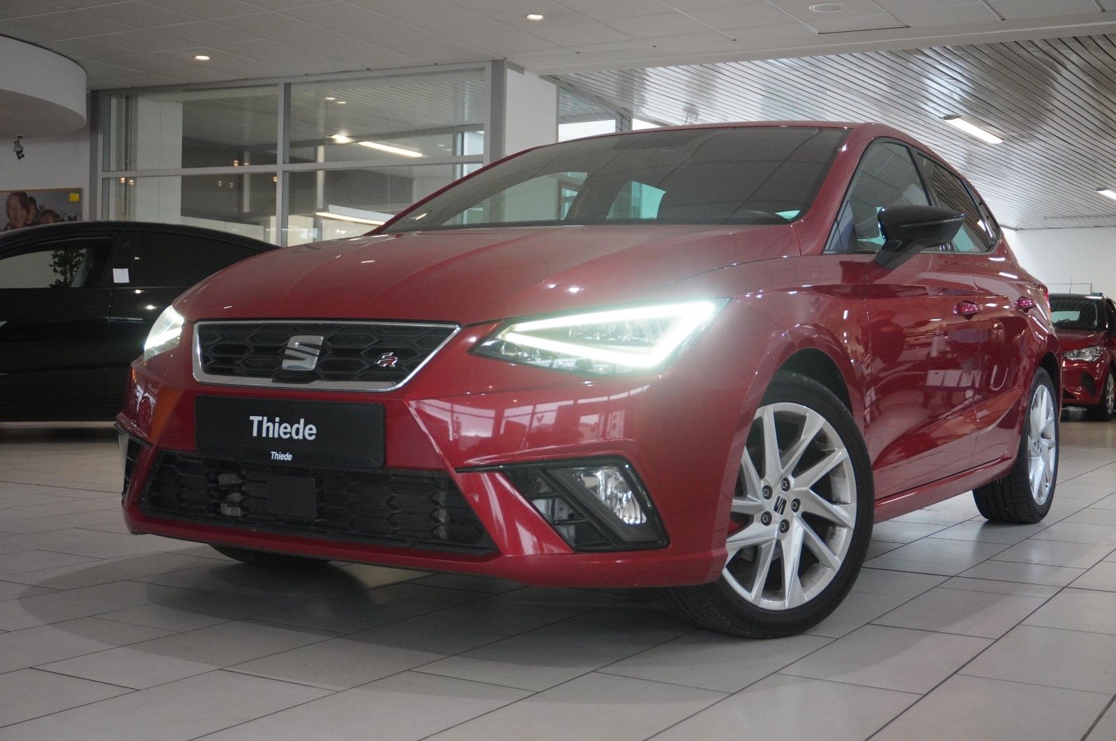 Fahrzeugabbildung SEAT Ibiza 1.0 TSI FR SPORT NAVI/LED/VIRTU./SHZ/TEMP.