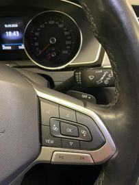 Volkswagen Passat - 2