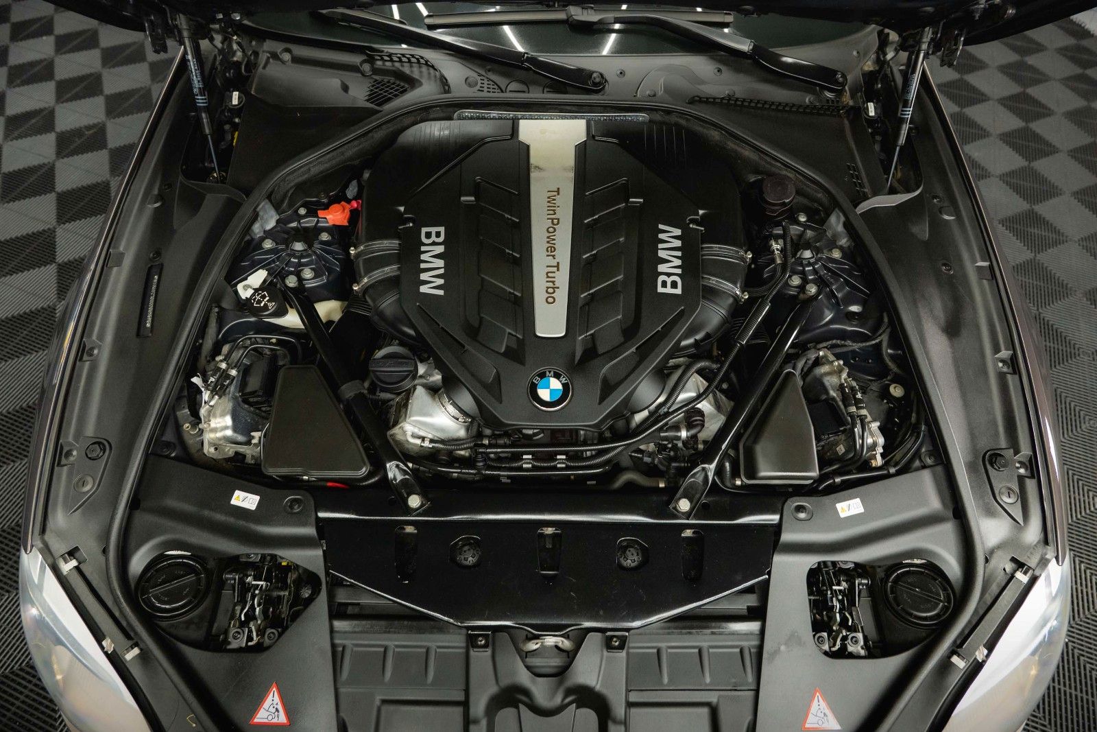 Fahrzeugabbildung BMW 650i Gran Coupé Sport Shadow Line *Pano*ACC*LED*