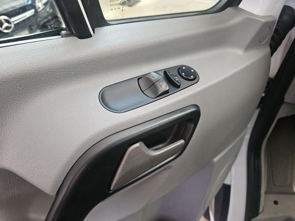 Fahrzeugabbildung Mercedes-Benz Sprinter 316 Doka Pritsche 4x4 6 Sitze Klima