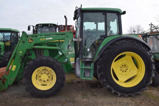 John Deere 6220