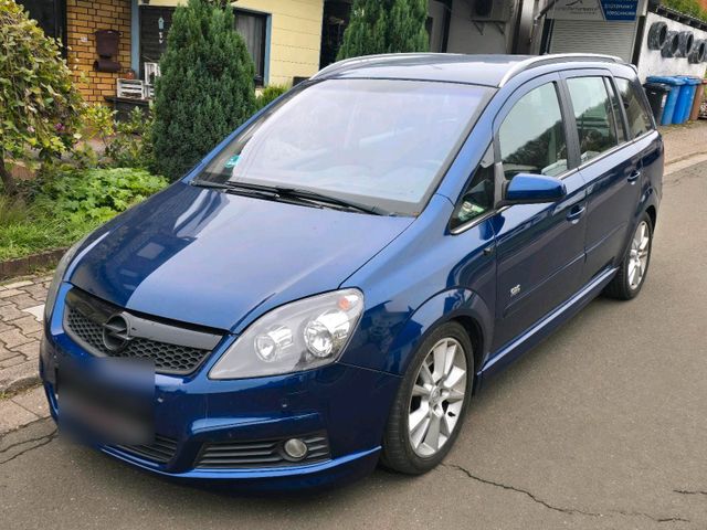 Opel Zafira 1.9 CDTI autom. OPC Line, keyl...