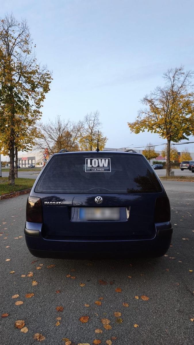 Volkswagen Passat 2005 — rear view