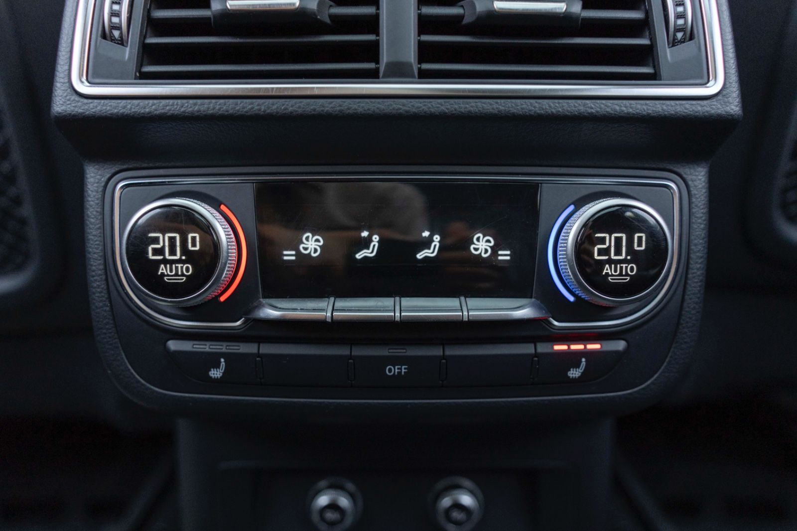 Fahrzeugabbildung Audi Q7 3.0 TFSI Quattro S-LINE LED 360° PANO 7SITZE