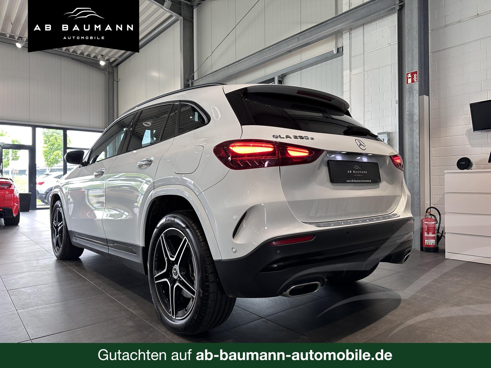 Mercedes-Benz GLA 250 e *AMG, PANO, RFK, LED, DAB, CARBON*