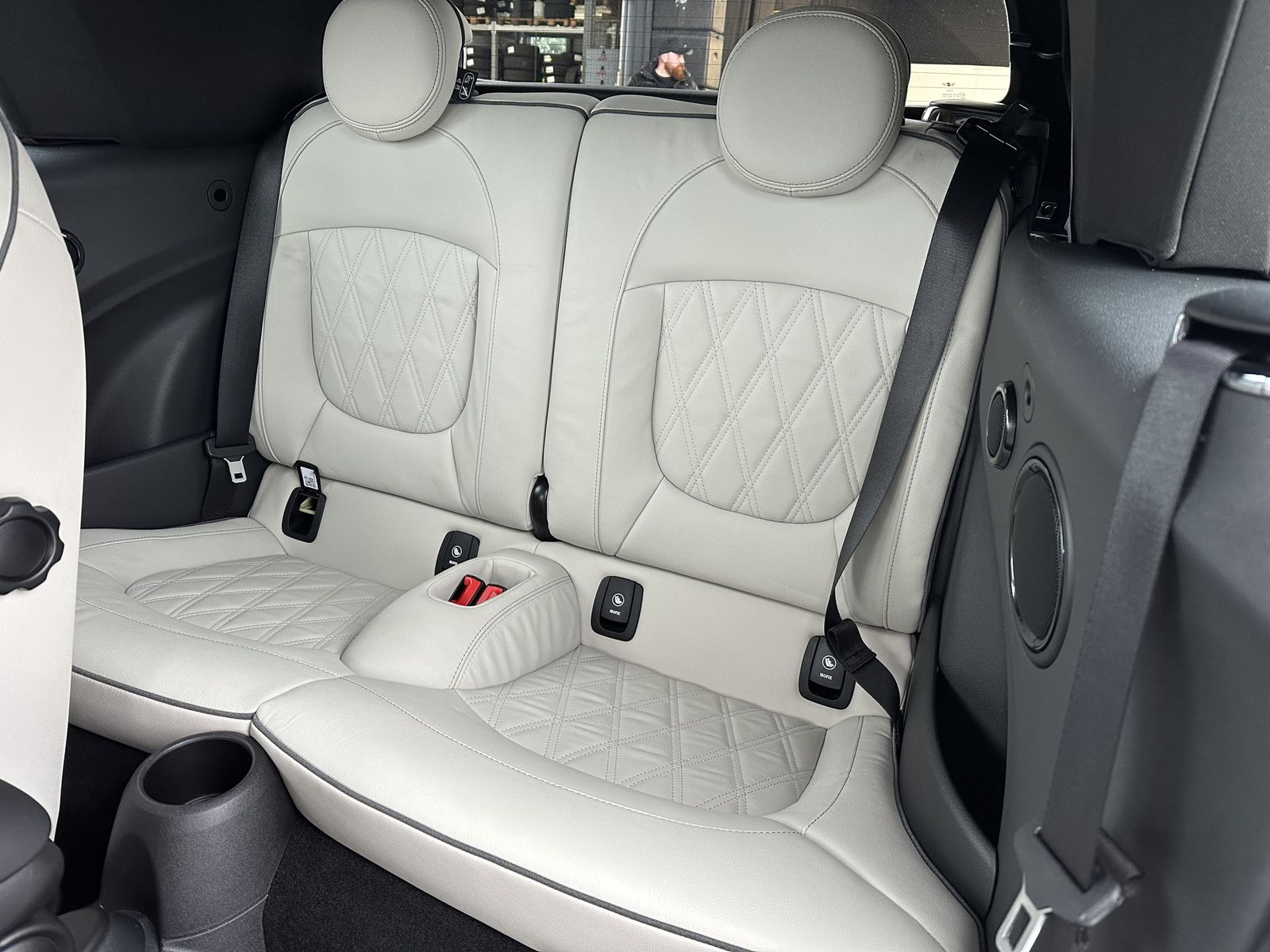 Fahrzeugabbildung MINI Cooper S Cabrio Classic Trim NAV+LED+HEAD-UP+KAM