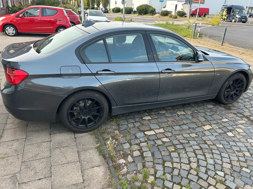 BMW 320