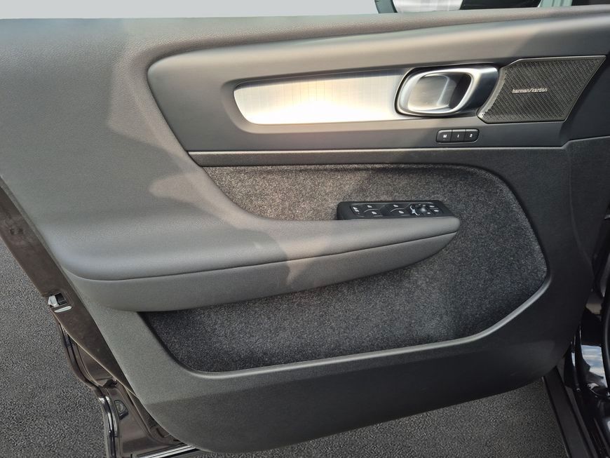Volvo XC40 B3 B DKG Plus Black Edition  STDHZ*360°VIEW foto 15