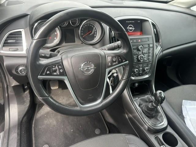Opel Astra 2014 — photo 6