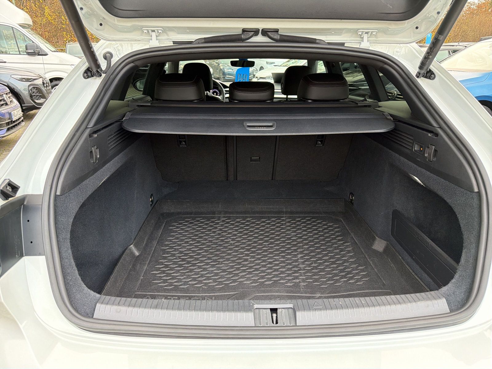 Arteon SB R-Line TDi DSG Navi Matrix AZV R-Line