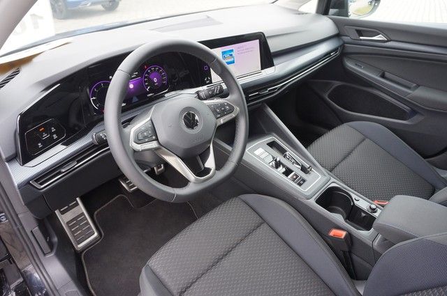 Fahrzeugabbildung Volkswagen Golf VIII TDI United DSG LED AHK Navi AID ACC RF