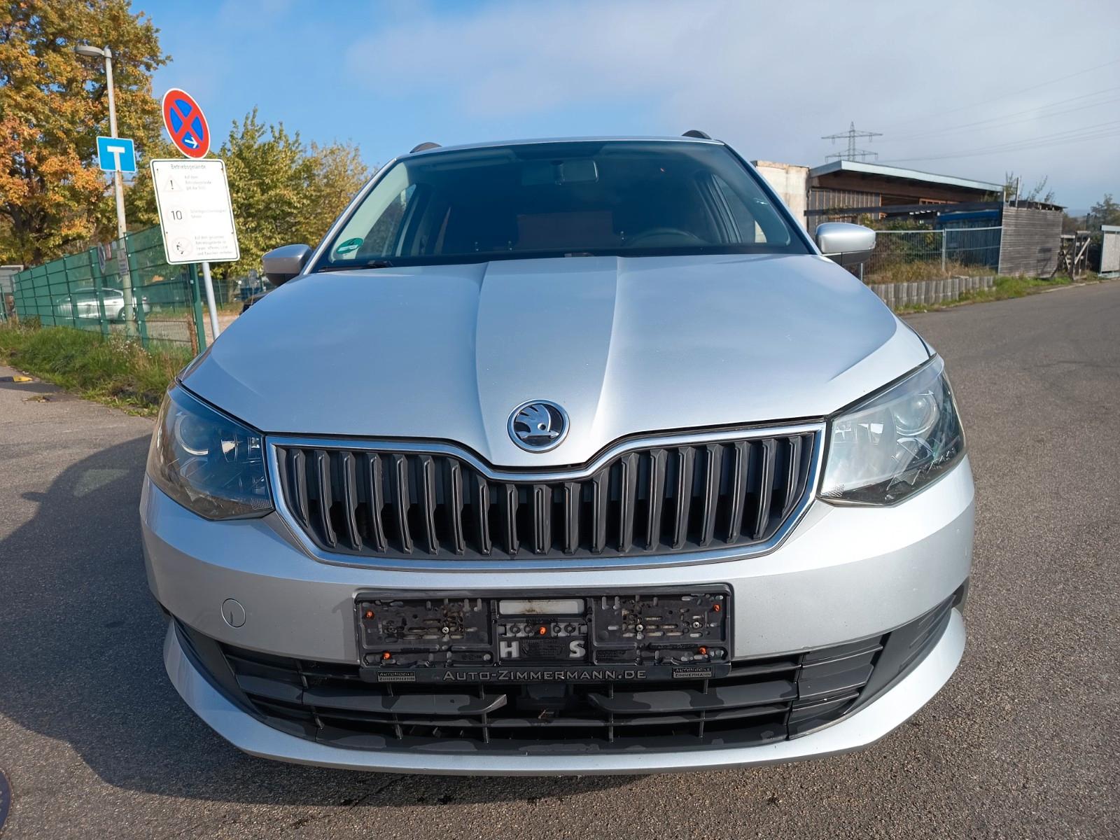 Skoda Fabia 2015 — rear view