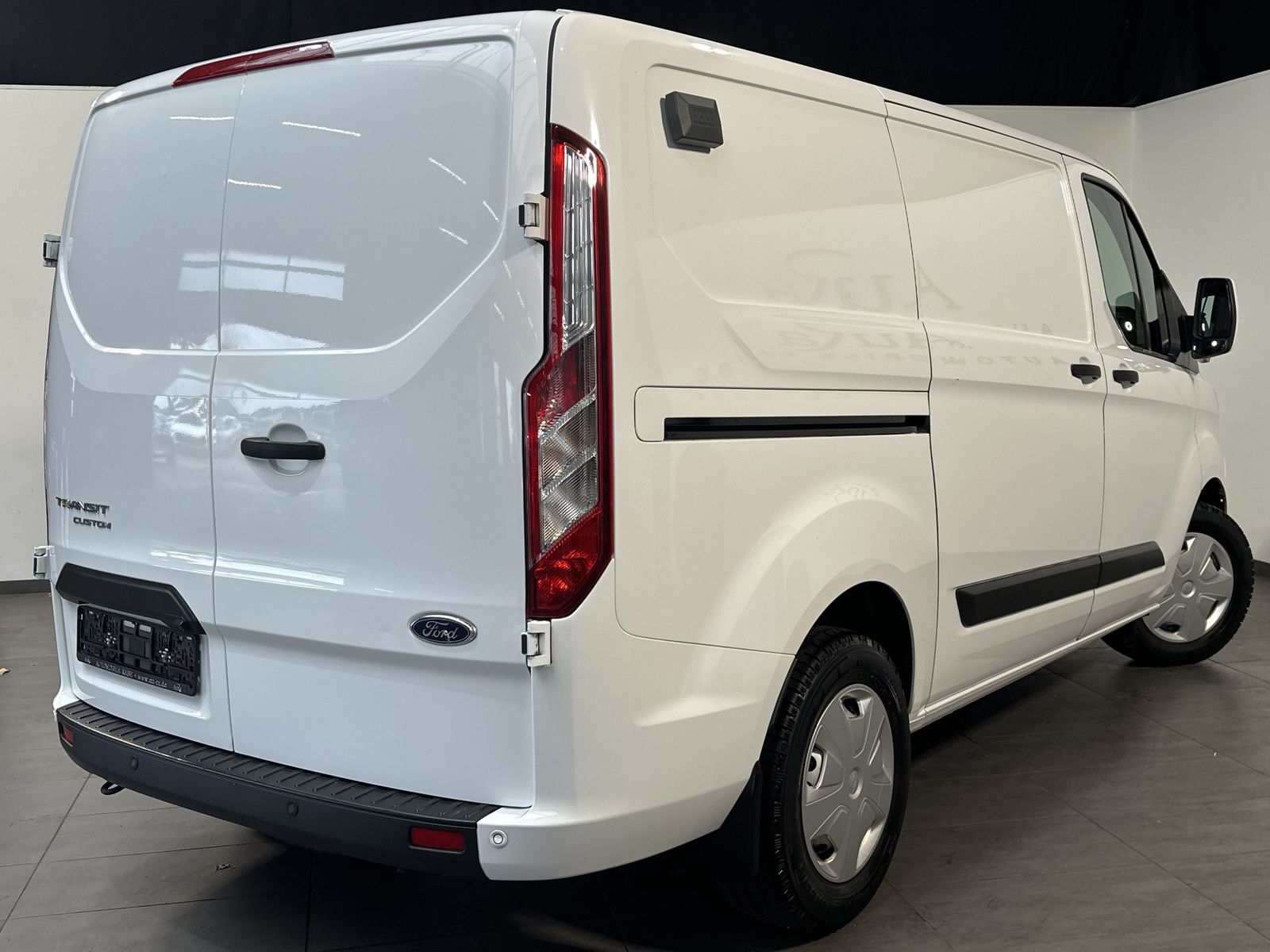 Fahrzeugabbildung Ford Transit Custom 340 L1H1 NAV+KAMERA+SHZ+PARKPILOT