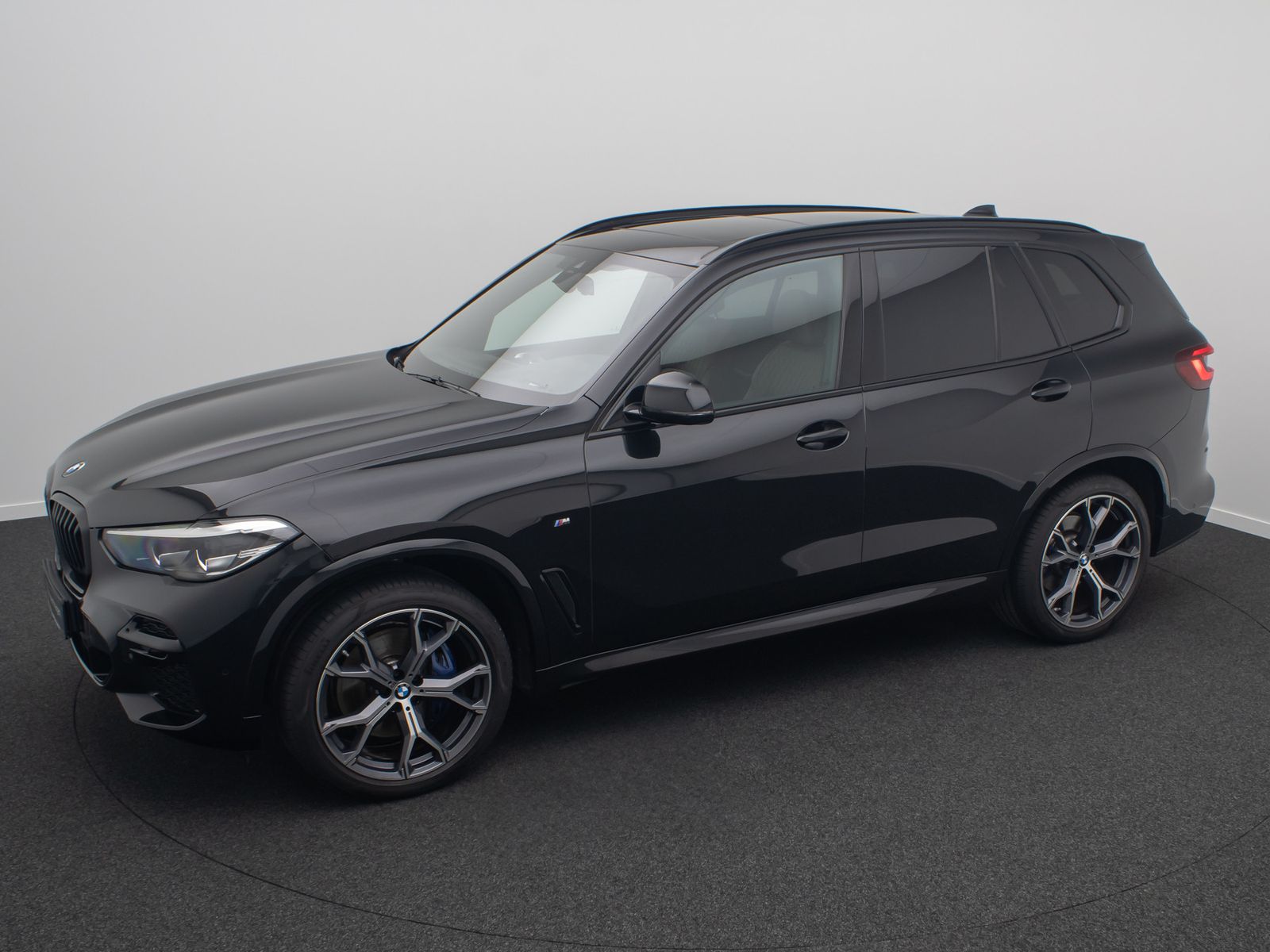Fahrzeugabbildung BMW X5 xD30d M Sport Panorama HUD DispKey Individual