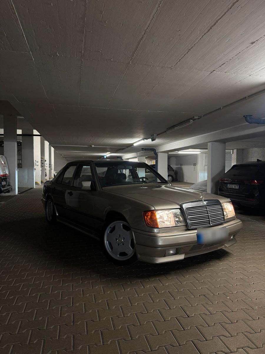 Mercedes-Benz 230