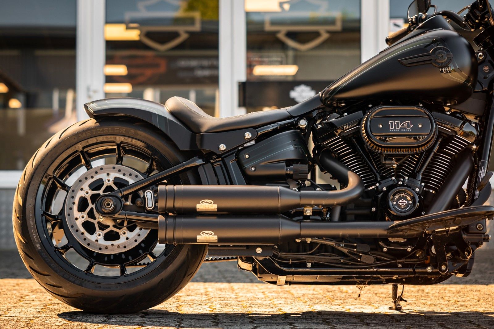 Fahrzeugabbildung Harley-Davidson DARK BOY 114 ci - FAT BOY FLFBS - JEKILL & HYDE