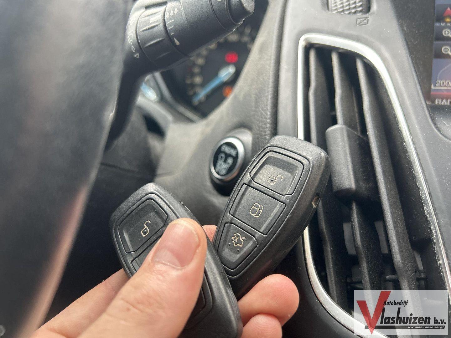 Ford Focus 2015 — photo 13