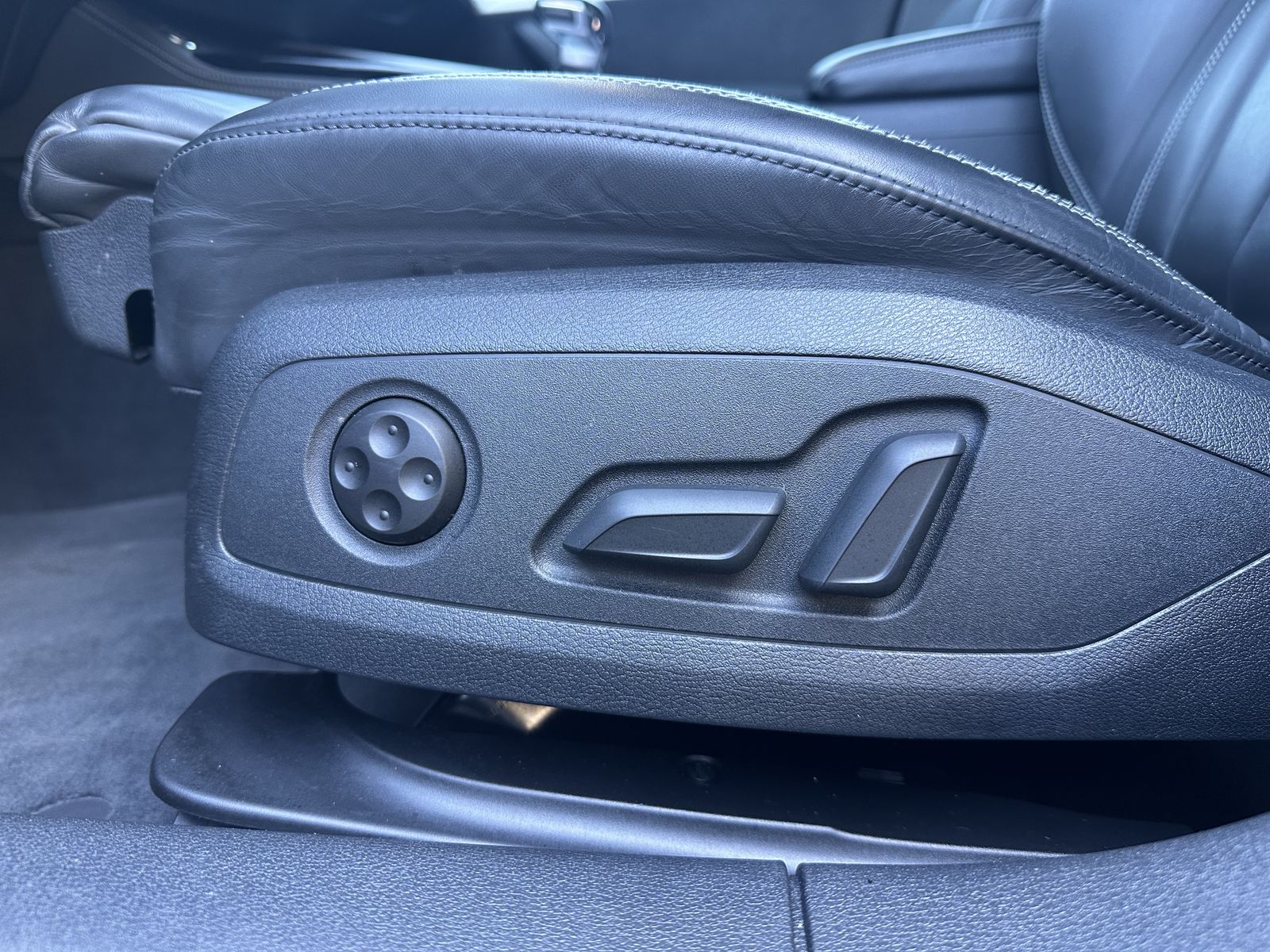 Fahrzeugabbildung Audi A5 SpB 40 TFSI S-Line Black NAV+MATRIX+ACC+VC+PP