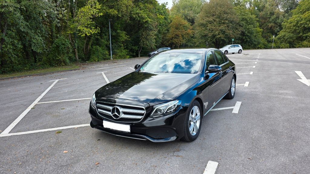 Image of Mercedes-Benz E 200